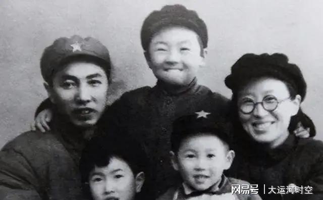 九游娱乐登录入口-1949年,贺子珍去北京看女儿,毛主席得知联系方志纯:去办一件事